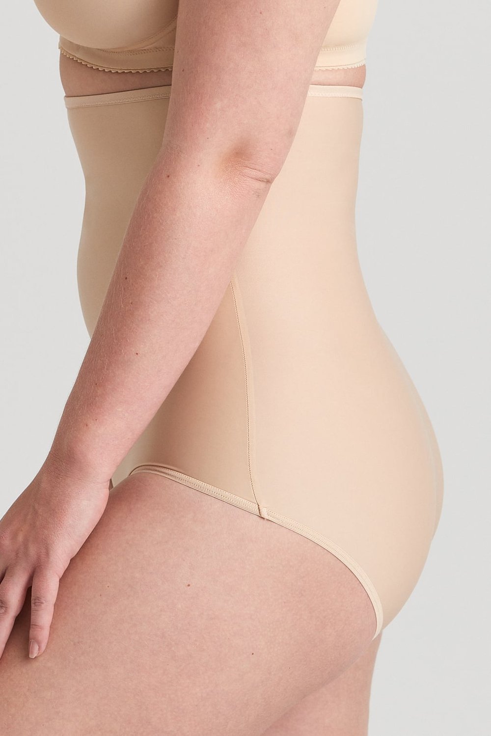 Cool Sensation light shaping panty