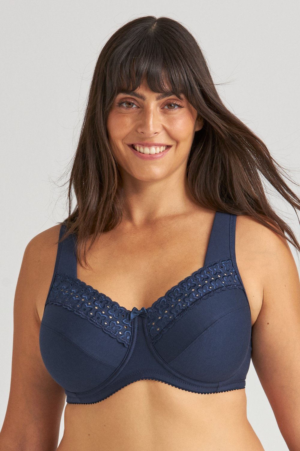 Broderie Anglaise bra