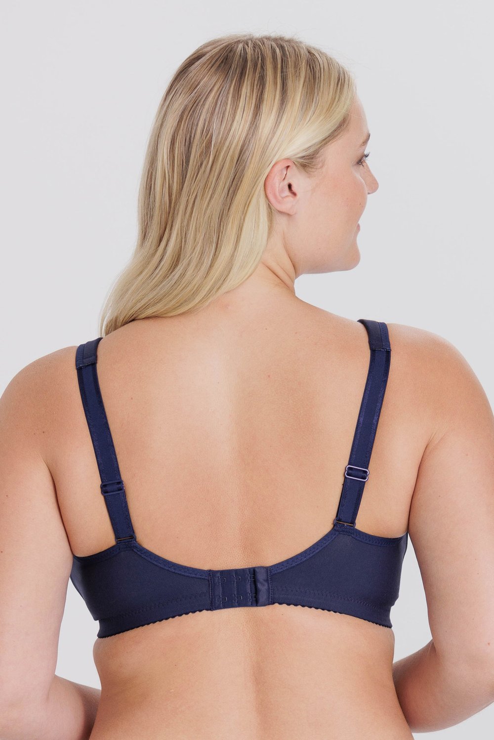 Broderie Anglaise bra