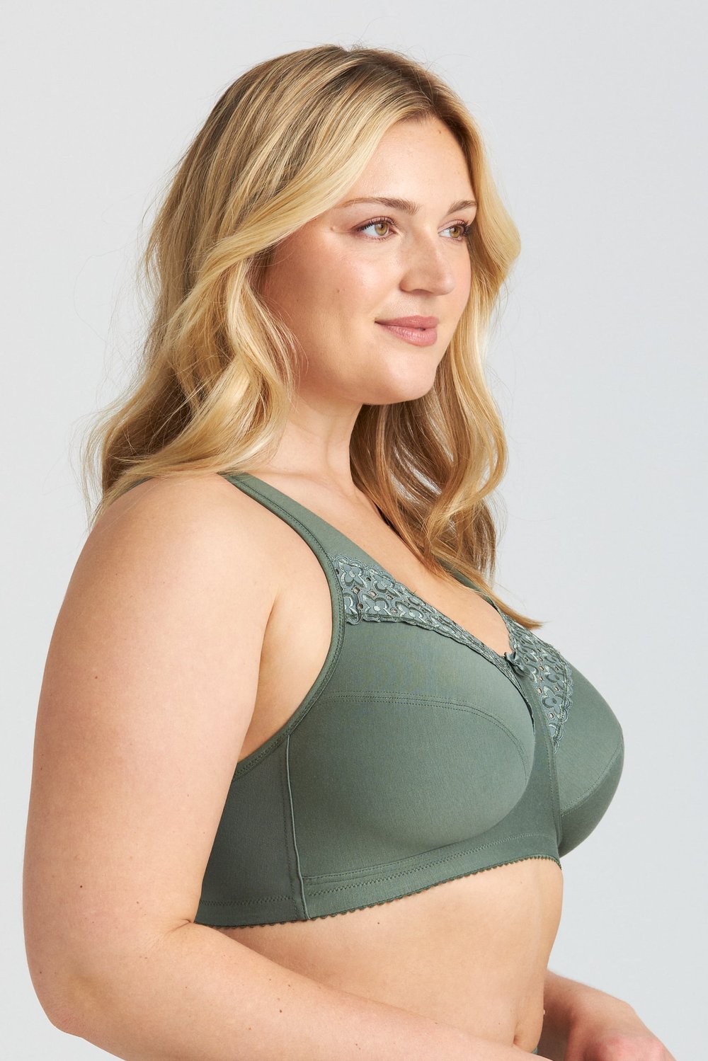 Broderie Anglaise bra