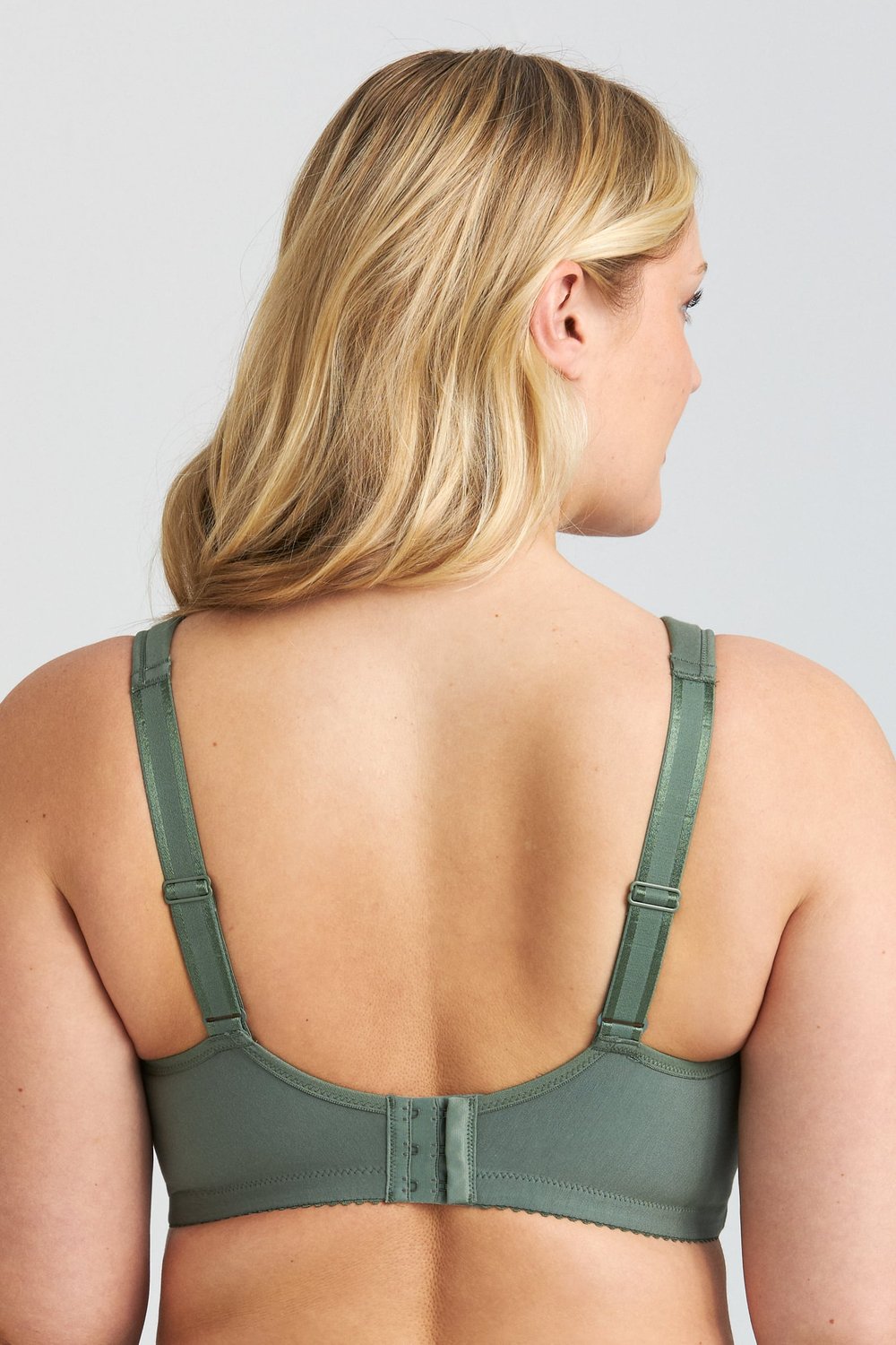 Broderie Anglaise bra