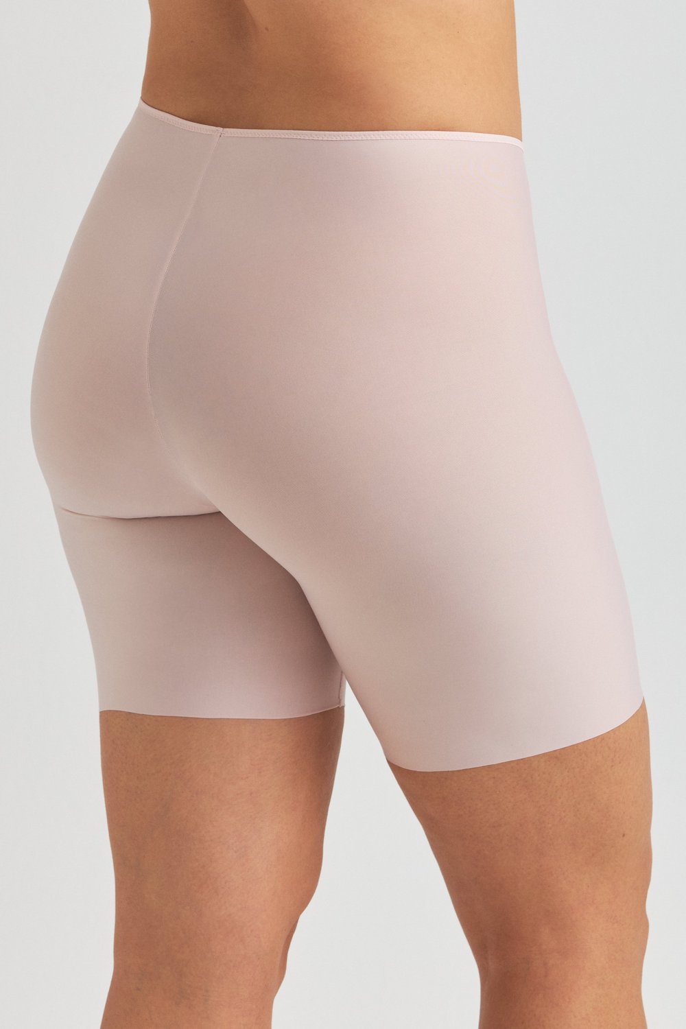 Cool Sensation panty with long legs