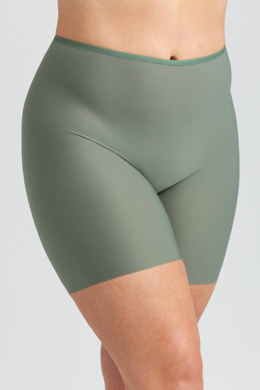 Cool Sensation panty with long legs