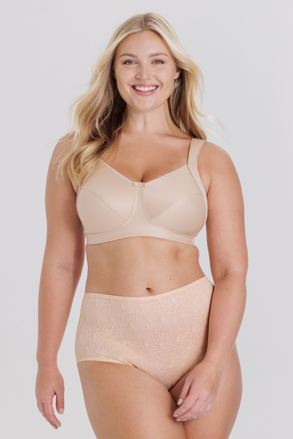 Invisible Lace maxi briefs