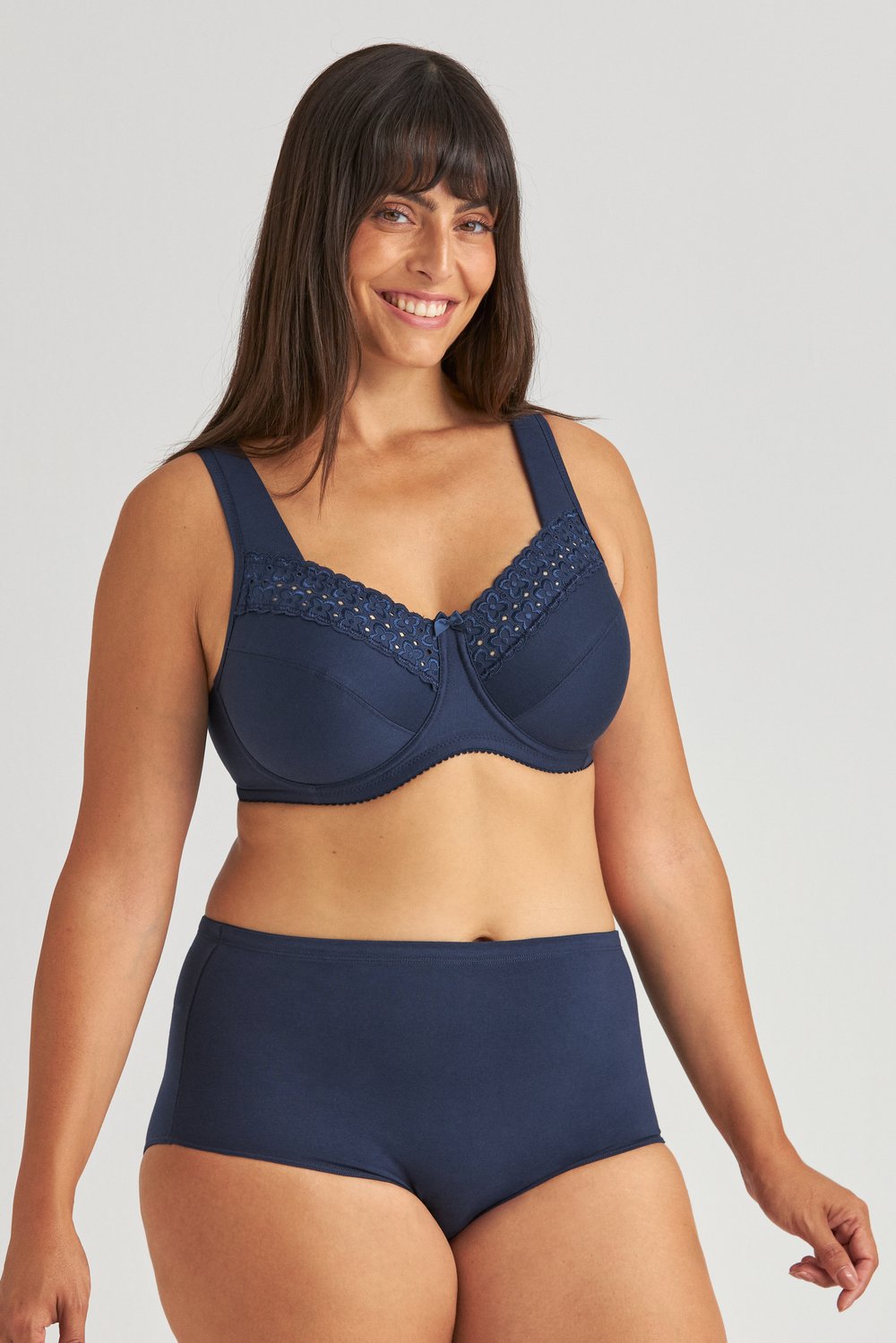 Broderie Anglaise bra