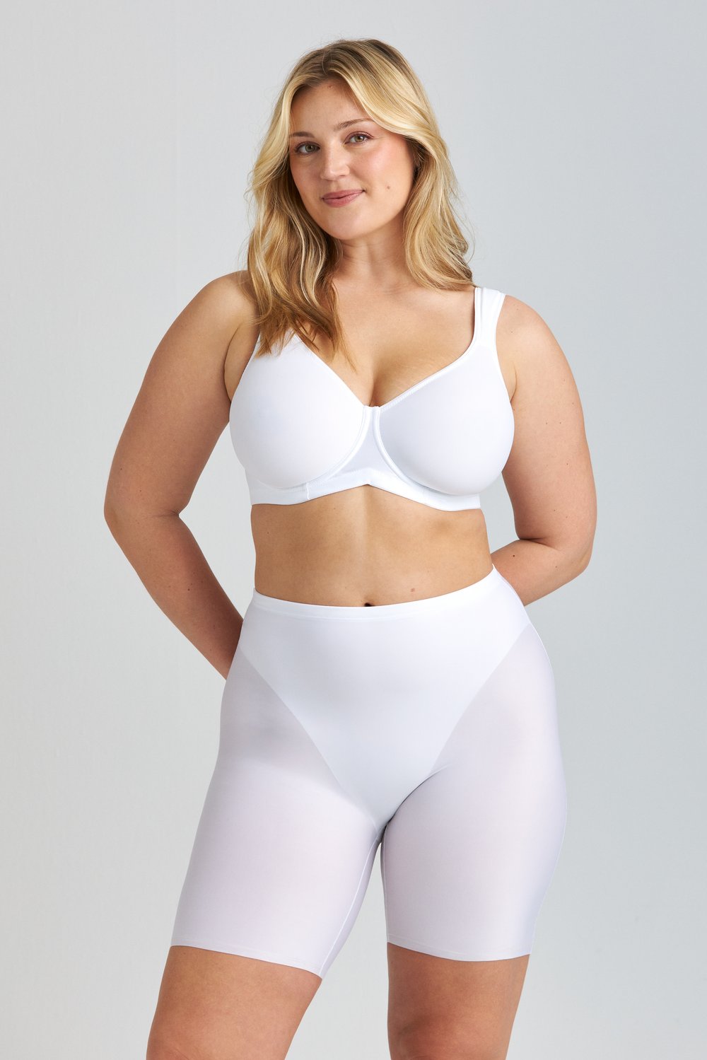 Cool Sensation panty with long legs & hem seam - Front-Lined