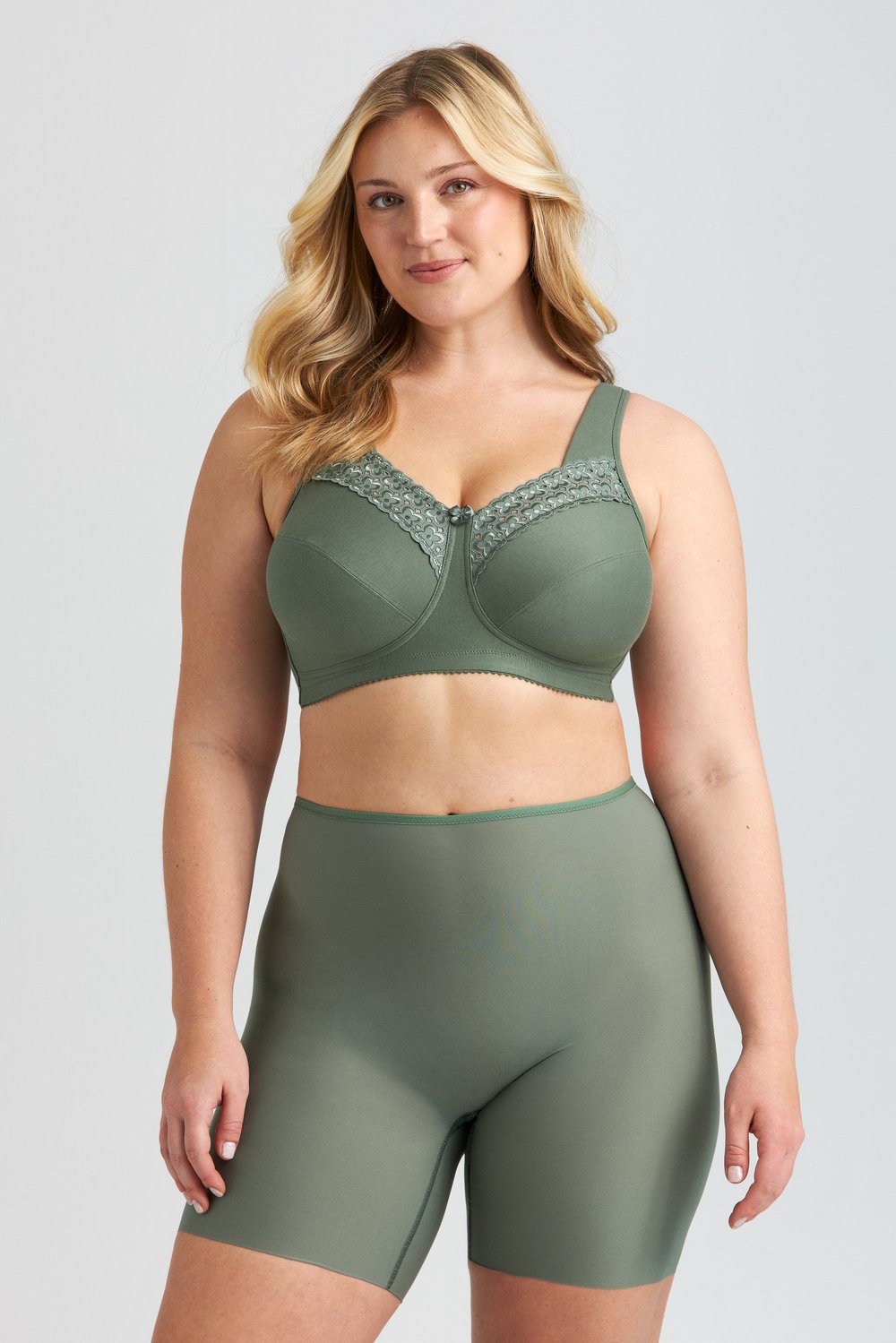 Broderie Anglaise bra