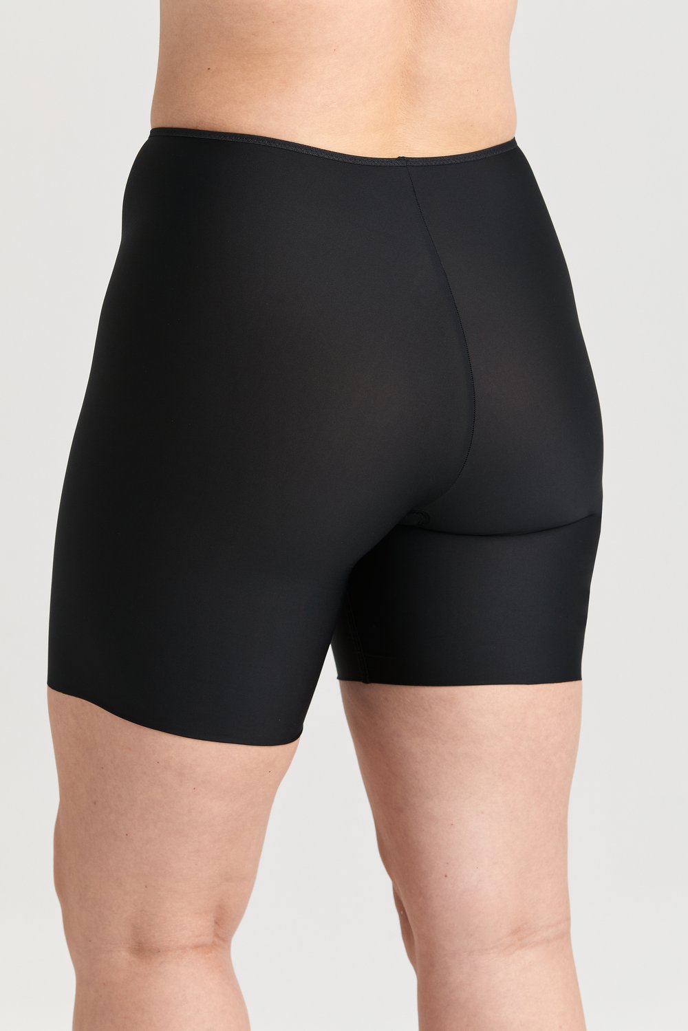 Cool Sensation panty with long legs