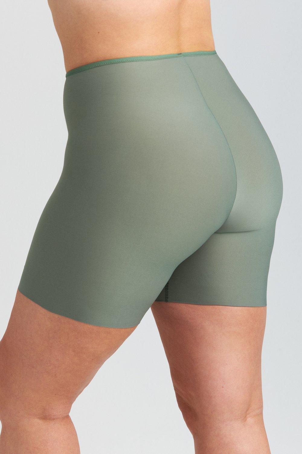 Cool Sensation panty with long legs