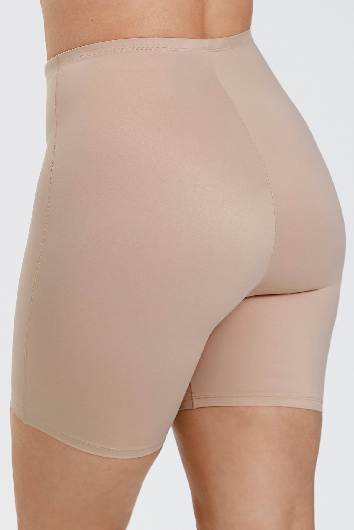 Smart Shape panty with long legs