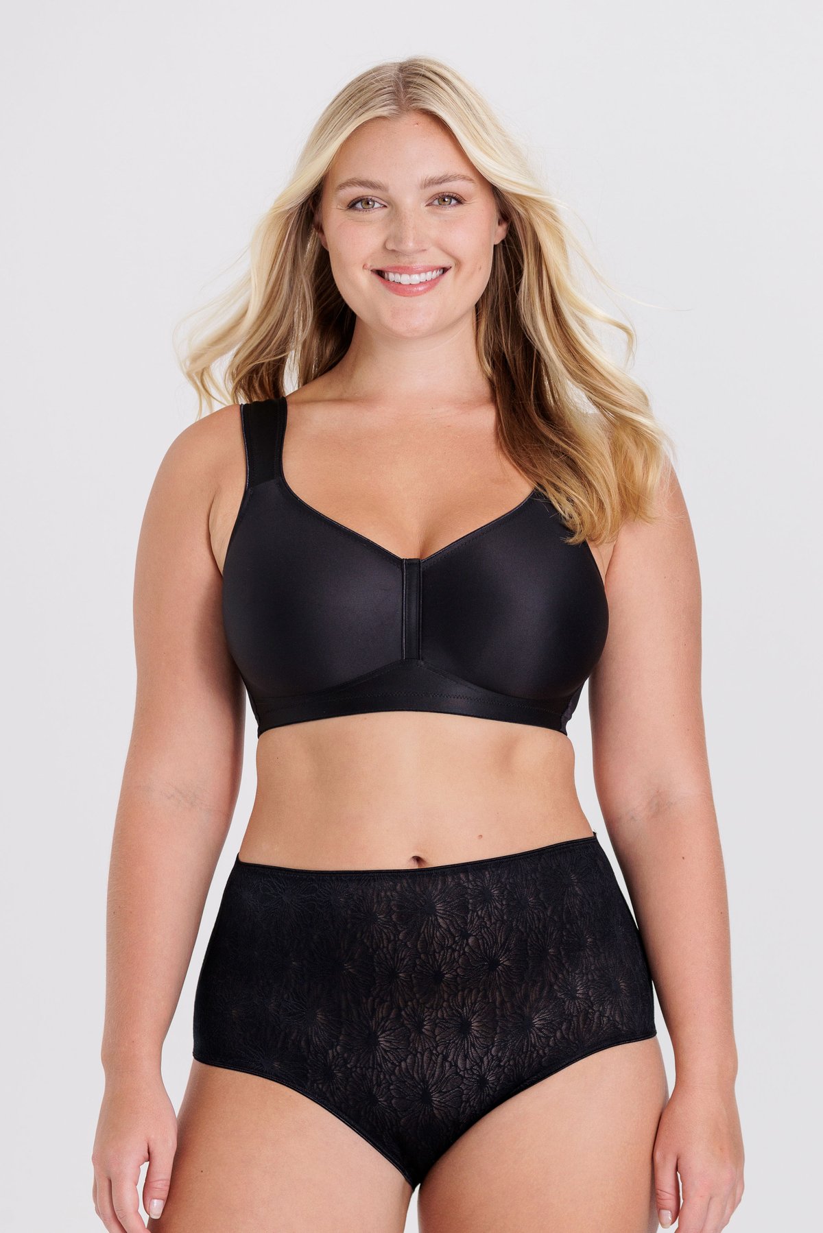 Invisible Lace maxi briefs