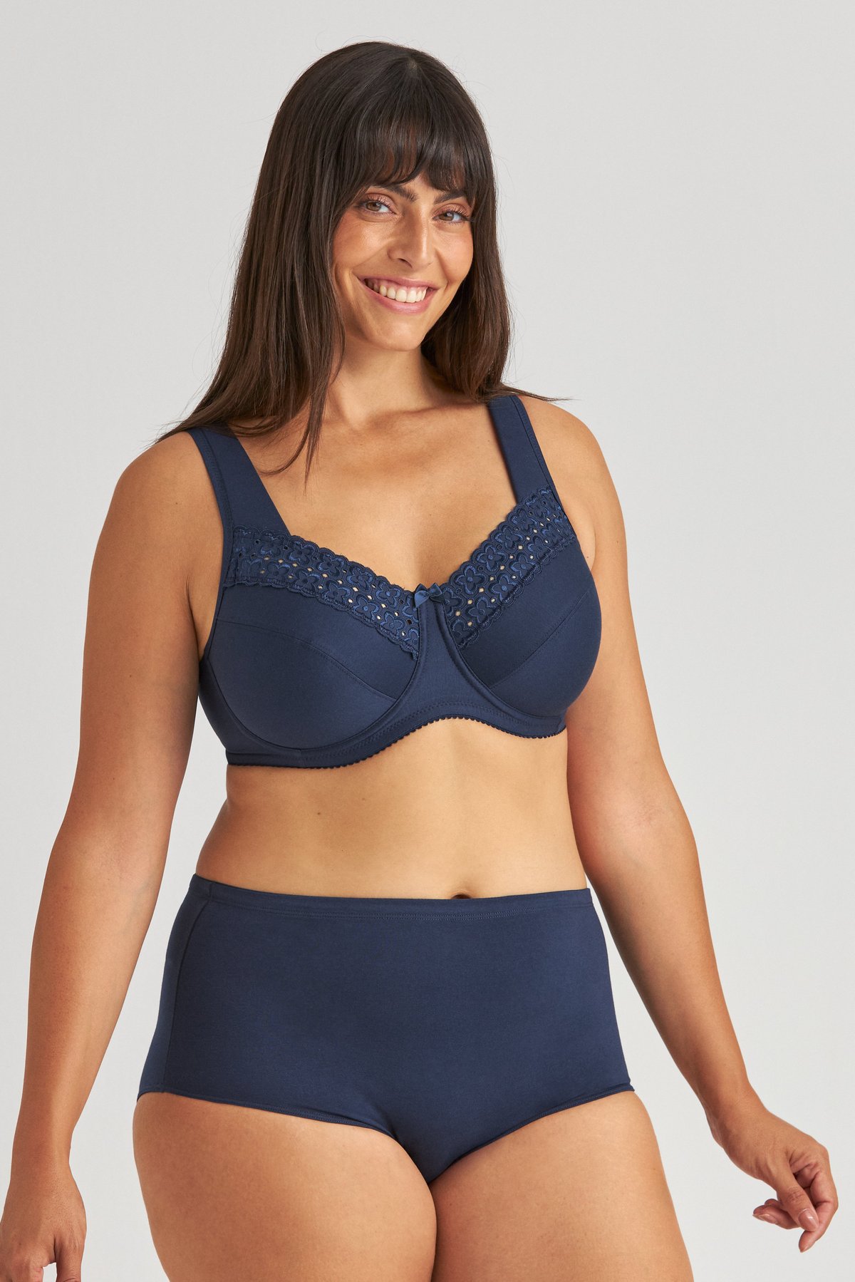 Broderie Anglaise bra