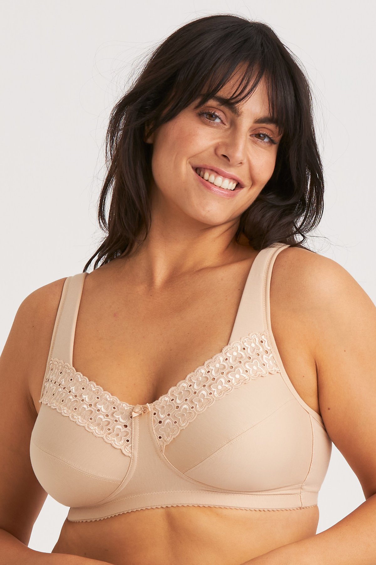 Broderie Anglaise bra