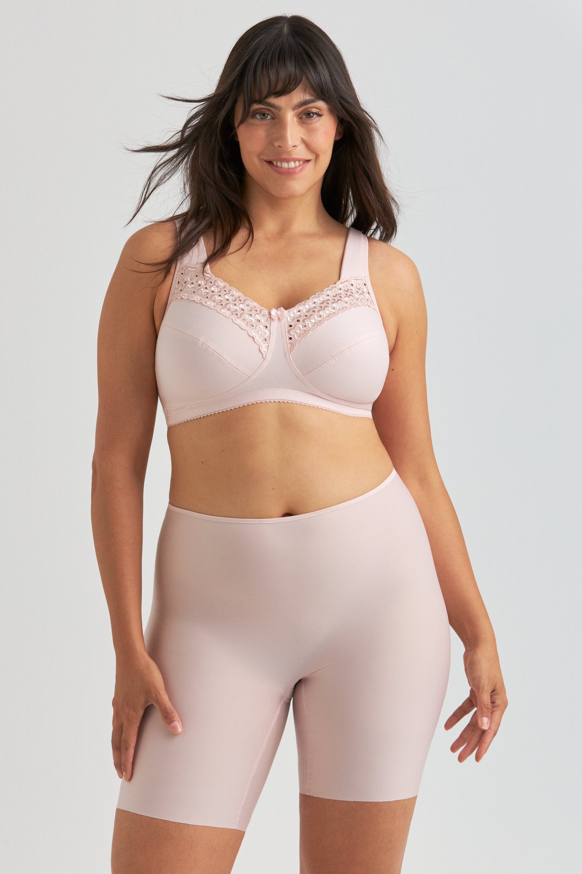 Broderie Anglaise bra