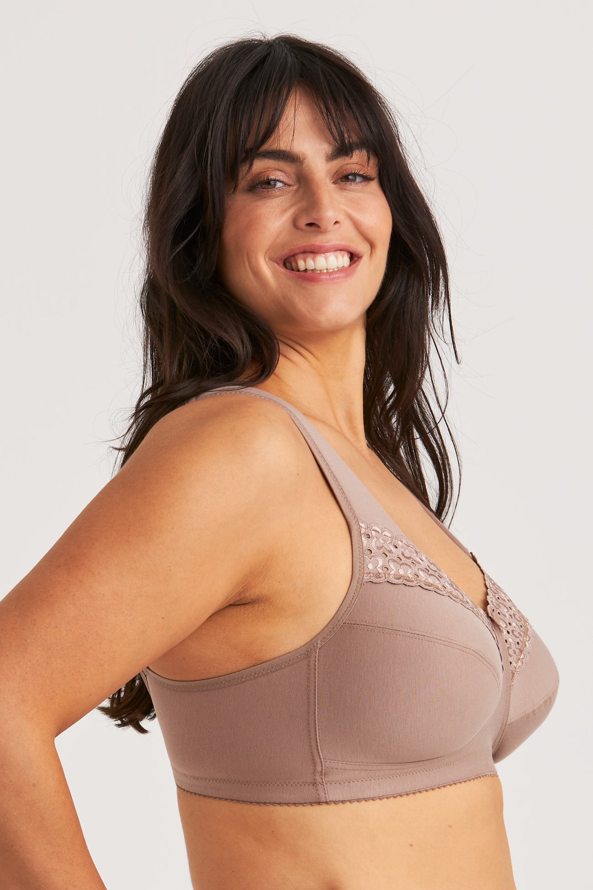 Broderie Anglaise bra