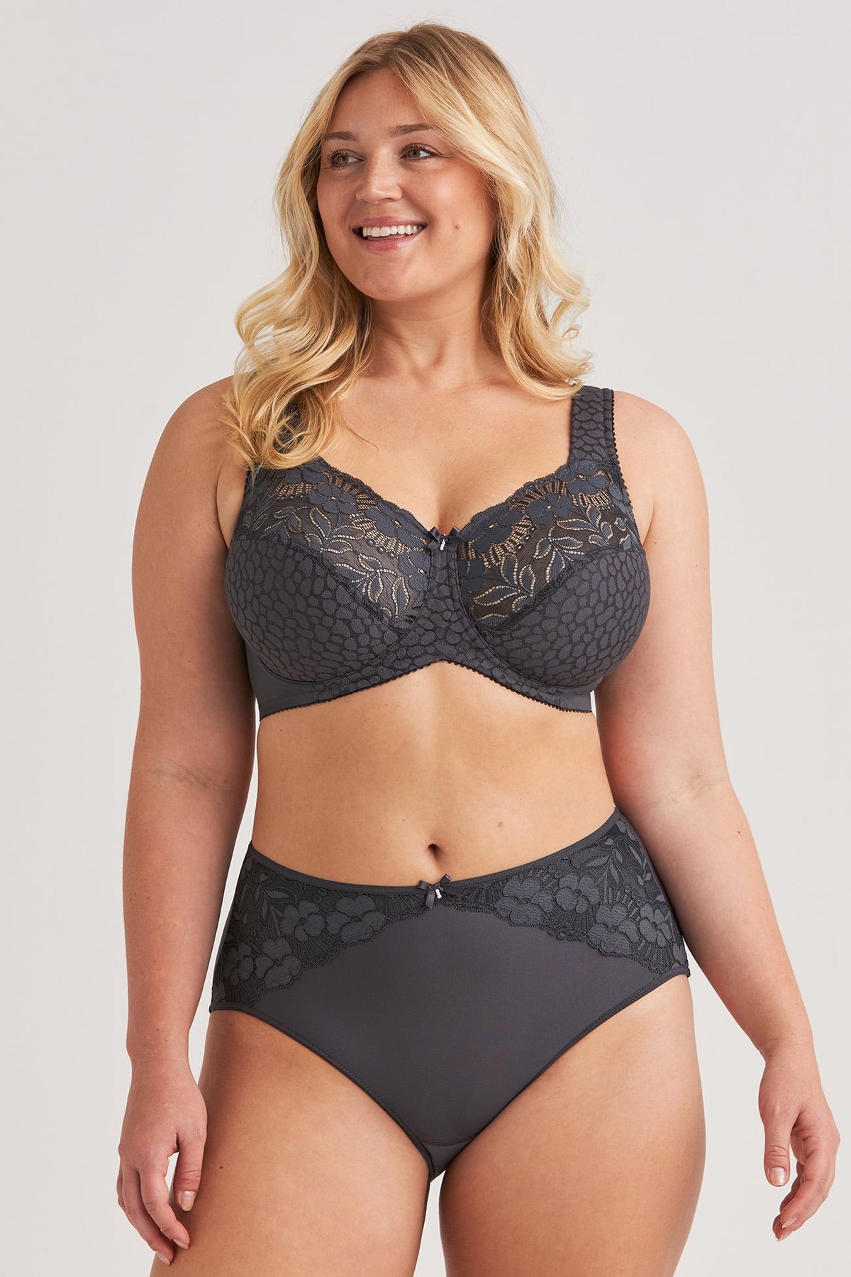 Jacquard & Lace Minimizer bra