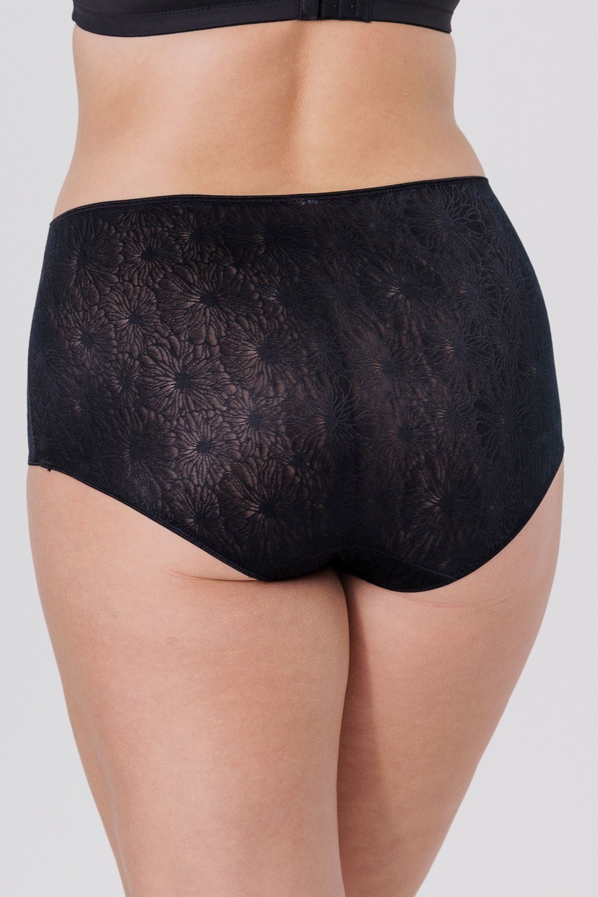 Invisible Lace maxi briefs