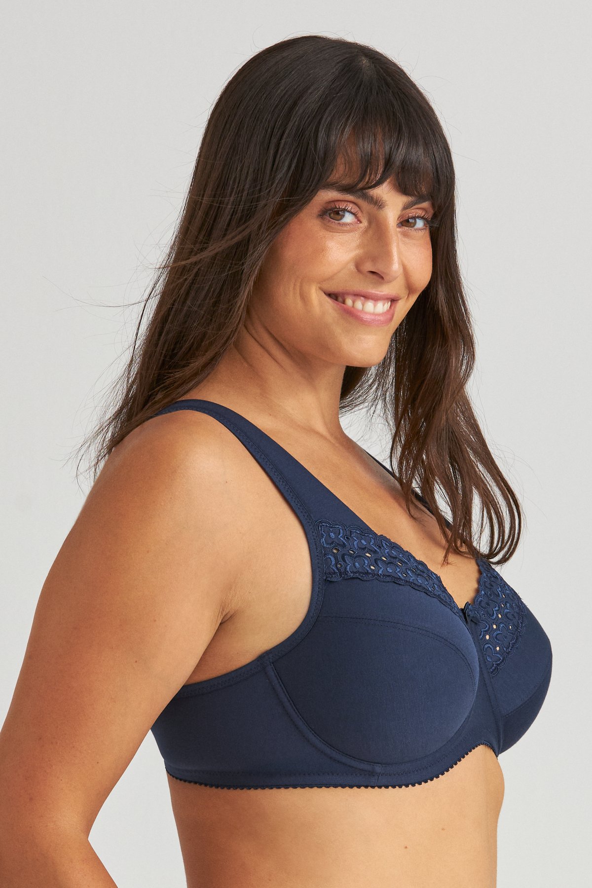 Broderie Anglaise bra