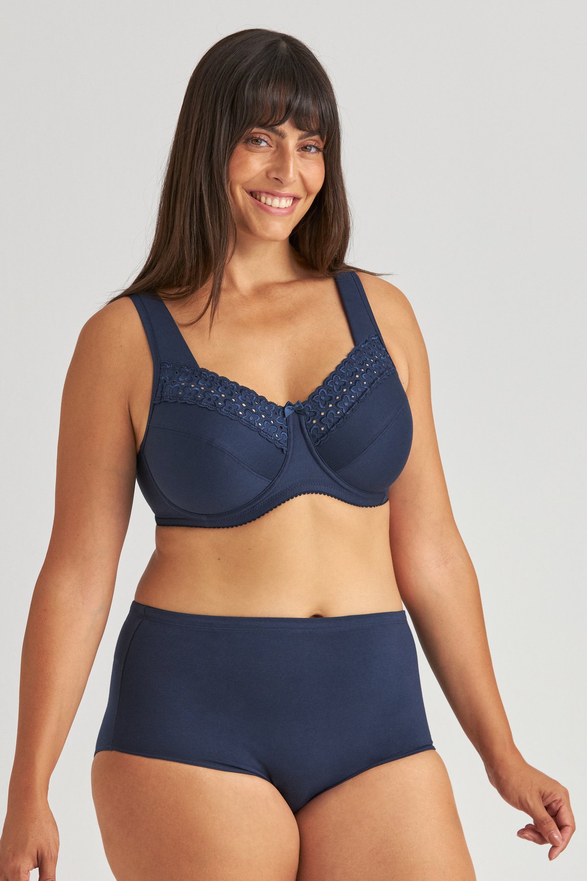 Broderie Anglaise bra