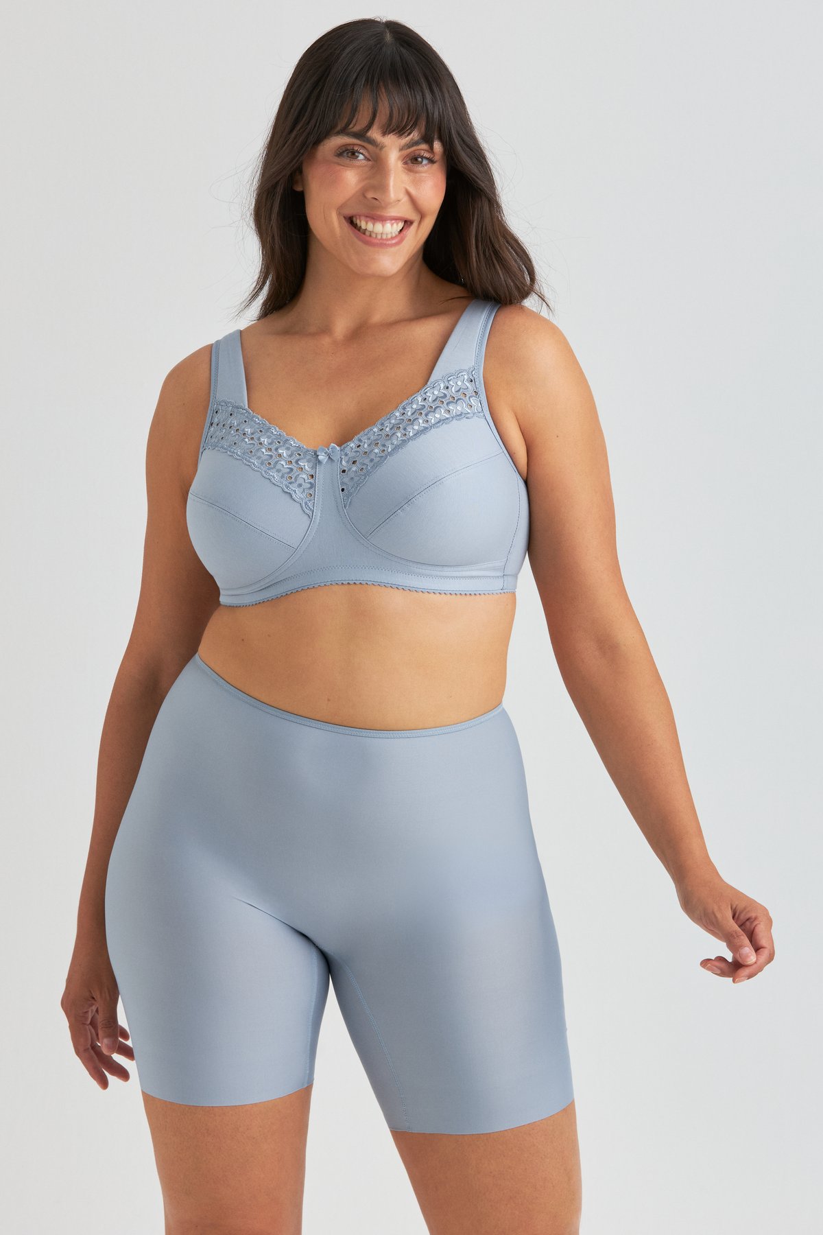 Broderie Anglaise bra